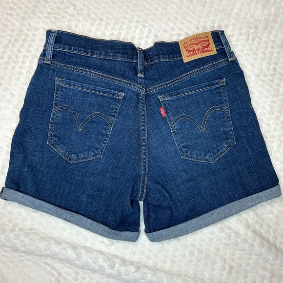 Levi’s Mid Length Short Size 28 - Picture 3 of 5
